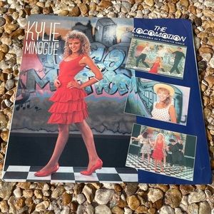 Kylie Minogue- The Locomotion- 1988- Geffen- 7’ Vinyl Record